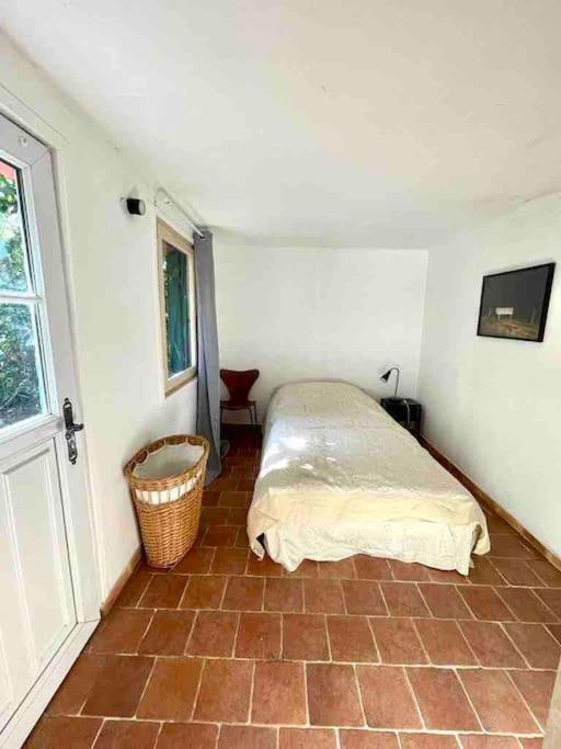 Charmante Maison Dans Jardin, Calme, 55M2- 2Ch, Metro, Tres Proche Paris Vitry-sur-Seine Extérieur photo